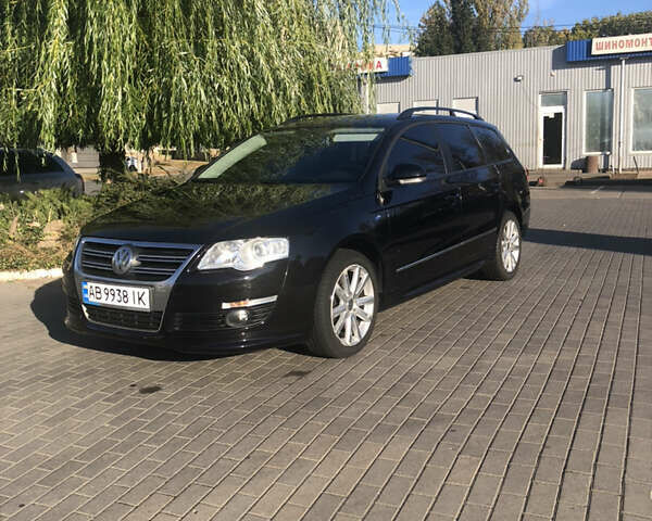 Чорний Фольксваген Пассат, об'ємом двигуна 2 л та пробігом 270 тис. км за 8200 $, фото 1 на Automoto.ua