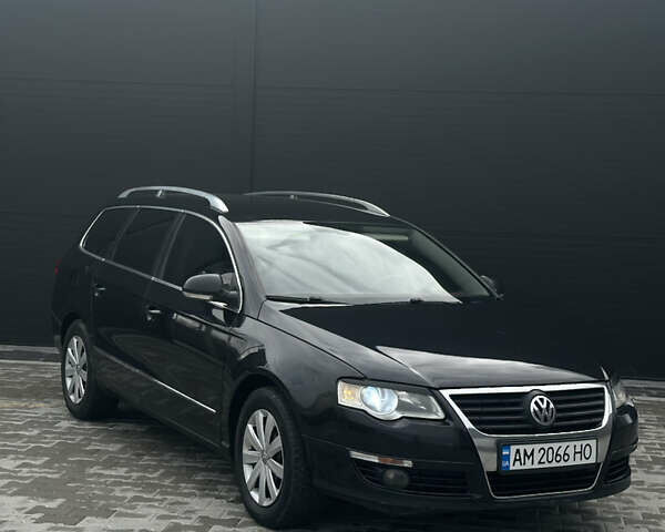 Фольксваген Пассат 2009 в Львове на Automoto.ua Черный Фольксваген Пассат, объемом двигателя 1.97 л и пробегом 398 тыс. км за 5599 $, фото 1 на Automoto.ua