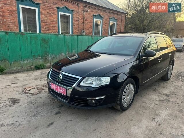 Черный Фольксваген Пассат, объемом двигателя 1.6 л и пробегом 240 тыс. км за 8000 $, фото 1 на Automoto.ua
