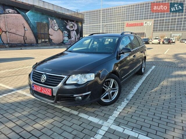Чорний Фольксваген Пассат, об'ємом двигуна 2 л та пробігом 275 тис. км за 8899 $, фото 1 на Automoto.ua