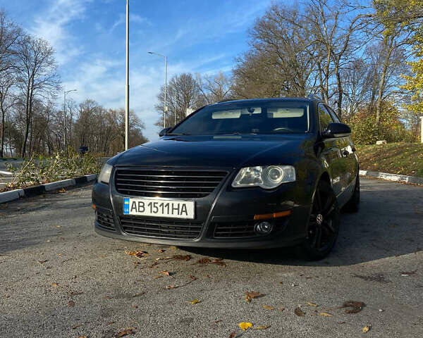 Черный Фольксваген Пассат, объемом двигателя 2 л и пробегом 300 тыс. км за 5900 $, фото 1 на Automoto.ua