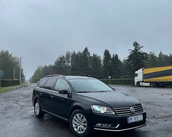 Фольксваген Пассат 2012 у Маневичах на Automoto.ua Чорний Фольксваген Пассат, об'ємом двигуна 2 л та пробігом 287 тис. км за 10700 $, фото 1 на Automoto.ua