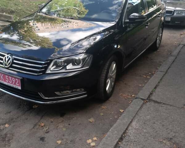Черный Фольксваген Пассат, объемом двигателя 1.6 л и пробегом 228 тыс. км за 14000 $, фото 1 на Automoto.ua