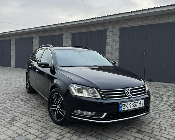 Черный Фольксваген Пассат, объемом двигателя 1.97 л и пробегом 300 тыс. км за 11800 $, фото 1 на Automoto.ua