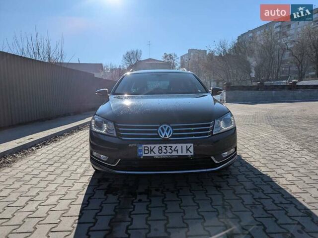Чорний Фольксваген Пассат, об'ємом двигуна 1.97 л та пробігом 258 тис. км за 13000 $, фото 1 на Automoto.ua