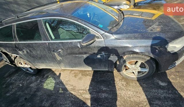 Черный Фольксваген Пассат, объемом двигателя 2 л и пробегом 330 тыс. км за 7000 $, фото 1 на Automoto.ua