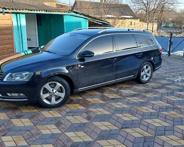 Черный Фольксваген Пассат, объемом двигателя 1.97 л и пробегом 293 тыс. км за 12000 $, фото 1 на Automoto.ua