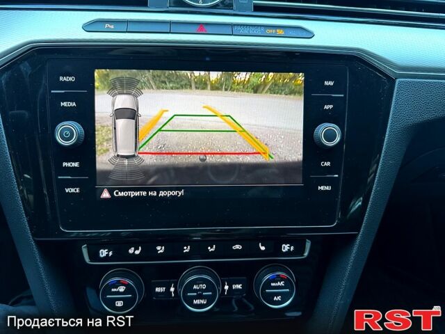 Черный Фольксваген Пассат, объемом двигателя 2 л и пробегом 323 тыс. км за 13600 $, фото 1 на Automoto.ua