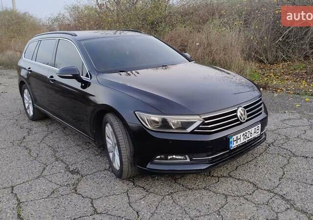 Черный Фольксваген Пассат, объемом двигателя 2 л и пробегом 243 тыс. км за 14499 $, фото 1 на Automoto.ua