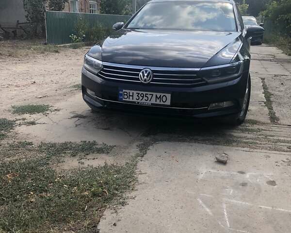 Черный Фольксваген Пассат, объемом двигателя 1.97 л и пробегом 300 тыс. км за 15800 $, фото 1 на Automoto.ua