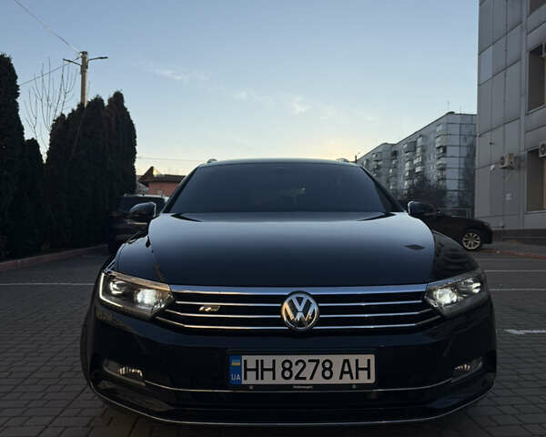 Черный Фольксваген Пассат, объемом двигателя 1.97 л и пробегом 217 тыс. км за 17600 $, фото 1 на Automoto.ua
