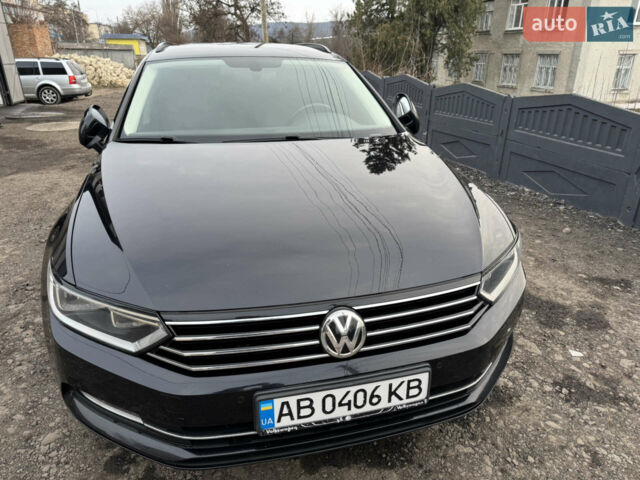 Черный Фольксваген Пассат, объемом двигателя 1.6 л и пробегом 255 тыс. км за 14500 $, фото 1 на Automoto.ua