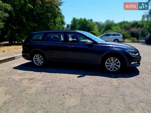 Черный Фольксваген Пассат, объемом двигателя 1.6 л и пробегом 240 тыс. км за 16900 $, фото 1 на Automoto.ua