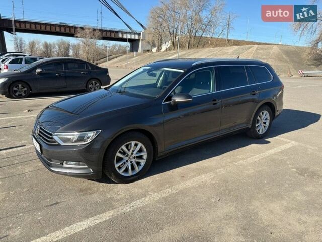 Черный Фольксваген Пассат, объемом двигателя 1.97 л и пробегом 214 тыс. км за 20000 $, фото 1 на Automoto.ua