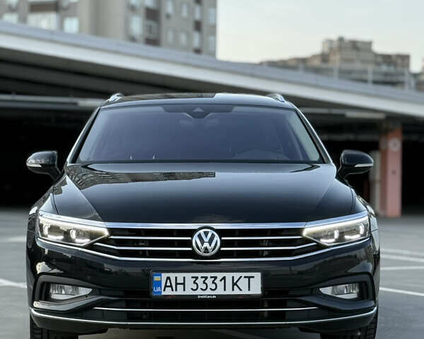 Черный Фольксваген Пассат, объемом двигателя 1.97 л и пробегом 129 тыс. км за 27000 $, фото 1 на Automoto.ua