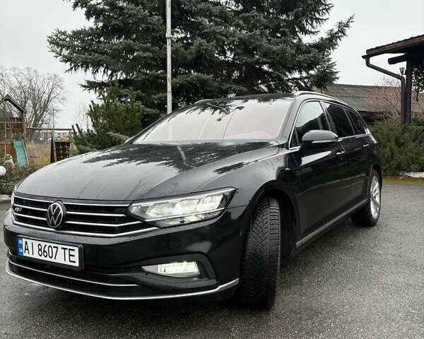 Черный Фольксваген Пассат, объемом двигателя 1.97 л и пробегом 207 тыс. км за 22700 $, фото 1 на Automoto.ua