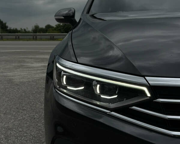 Чорний Фольксваген Пассат, об'ємом двигуна 1.97 л та пробігом 244 тис. км за 22300 $, фото 1 на Automoto.ua