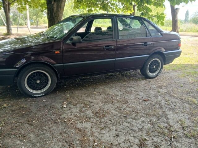 Фиолетовый Фольксваген Пассат, объемом двигателя 1.8 л и пробегом 444 тыс. км за 1800 $, фото 1 на Automoto.ua