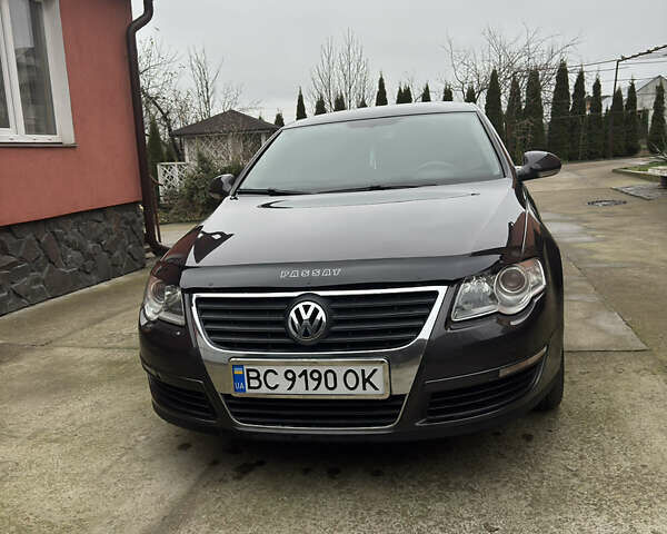 Коричневый Фольксваген Пассат, объемом двигателя 1.97 л и пробегом 285 тыс. км за 6500 $, фото 1 на Automoto.ua
