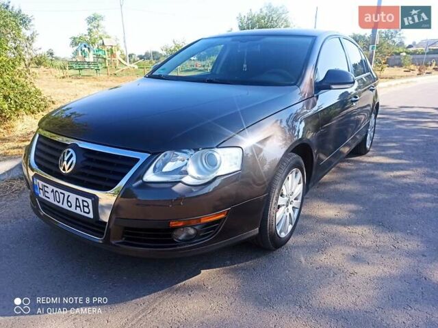 Коричневый Фольксваген Пассат, объемом двигателя 1.6 л и пробегом 245 тыс. км за 7000 $, фото 1 на Automoto.ua