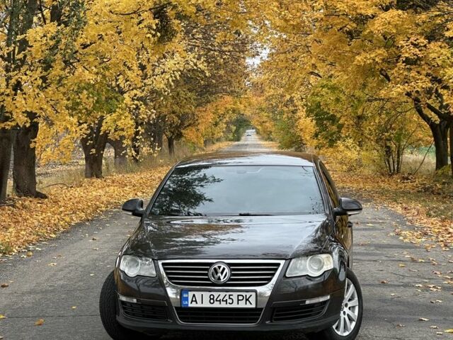 Коричневый Фольксваген Пассат, объемом двигателя 2 л и пробегом 300 тыс. км за 5400 $, фото 1 на Automoto.ua