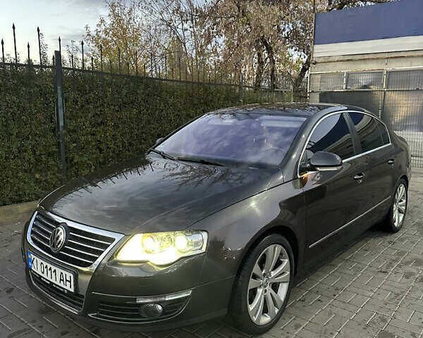 Коричневий Фольксваген Пассат, об'ємом двигуна 1.97 л та пробігом 227 тис. км за 7990 $, фото 1 на Automoto.ua