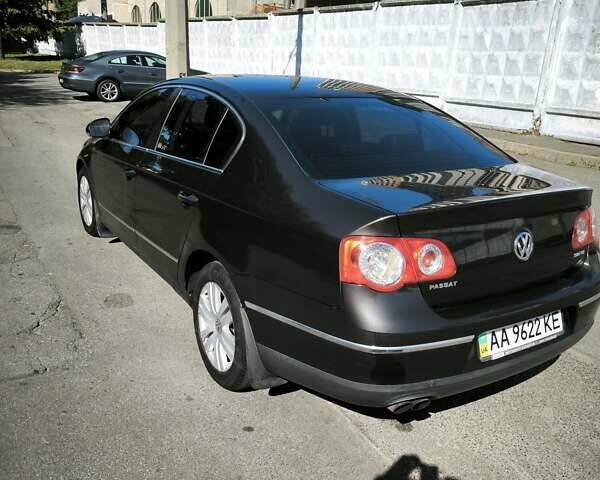 Фольксваген Пассат 2007 в Киеве на Automoto.ua Коричневый Фольксваген Пассат, объемом двигателя 2 л и пробегом 320 тыс. км за 6300 $, фото 1 на Automoto.ua