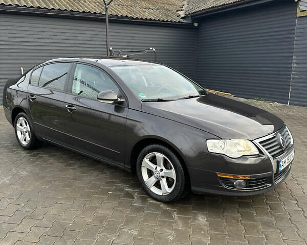 Коричневий Фольксваген Пассат, об'ємом двигуна 1.97 л та пробігом 244 тис. км за 8450 $, фото 1 на Automoto.ua