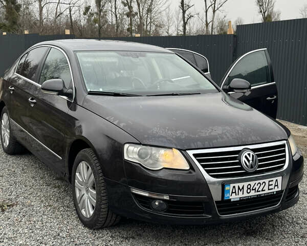 Коричневий Фольксваген Пассат, об'ємом двигуна 1.8 л та пробігом 245 тис. км за 8100 $, фото 1 на Automoto.ua