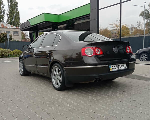 Коричневый Фольксваген Пассат, объемом двигателя 1.97 л и пробегом 200 тыс. км за 8000 $, фото 1 на Automoto.ua