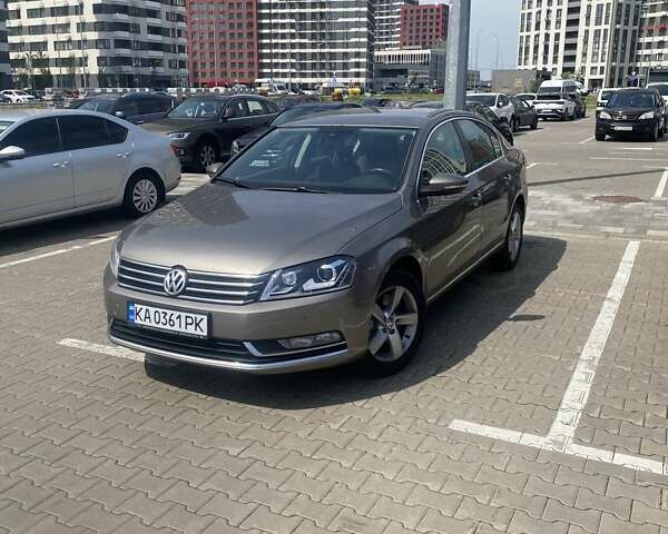 Коричневый Фольксваген Пассат, объемом двигателя 1.8 л и пробегом 322 тыс. км за 9500 $, фото 1 на Automoto.ua