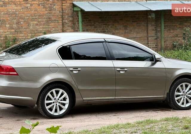 Коричневый Фольксваген Пассат, объемом двигателя 2 л и пробегом 310 тыс. км за 10000 $, фото 1 на Automoto.ua