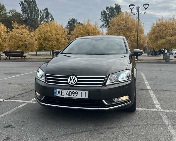 Коричневий Фольксваген Пассат, об'ємом двигуна 1.8 л та пробігом 211 тис. км за 11000 $, фото 1 на Automoto.ua