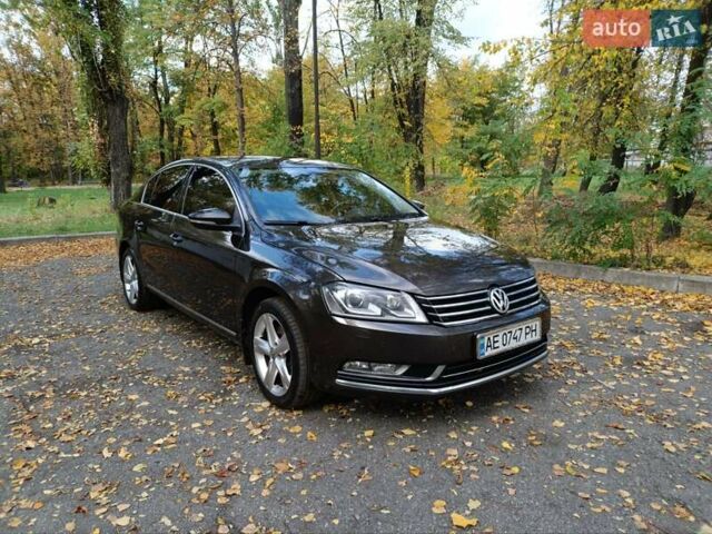 Коричневый Фольксваген Пассат, объемом двигателя 1.8 л и пробегом 247 тыс. км за 13500 $, фото 1 на Automoto.ua