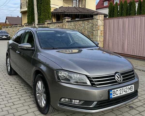Коричневий Фольксваген Пассат, об'ємом двигуна 1.8 л та пробігом 236 тис. км за 8200 $, фото 1 на Automoto.ua
