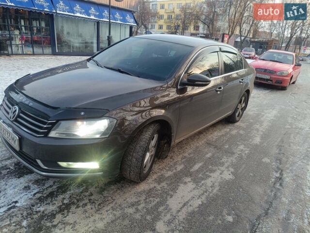Коричневый Фольксваген Пассат, объемом двигателя 1.8 л и пробегом 308 тыс. км за 10000 $, фото 1 на Automoto.ua