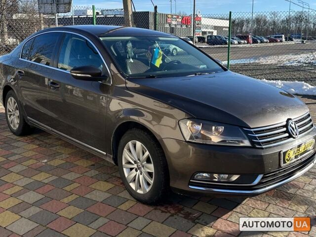 Коричневый Фольксваген Пассат, объемом двигателя 1.6 л и пробегом 249 тыс. км за 9999 $, фото 1 на Automoto.ua