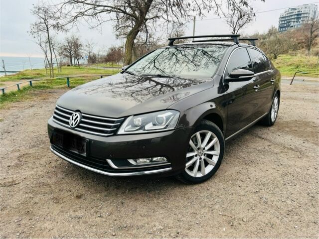 Коричневый Фольксваген Пассат, объемом двигателя 2 л и пробегом 305 тыс. км за 14700 $, фото 1 на Automoto.ua