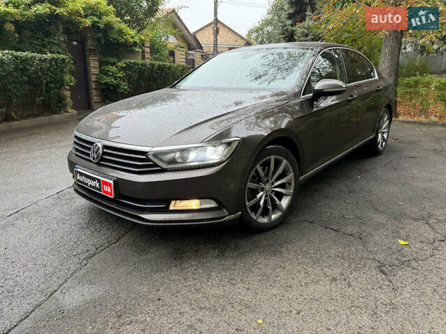 Коричневый Фольксваген Пассат, объемом двигателя 2 л и пробегом 226 тыс. км за 17990 $, фото 1 на Automoto.ua