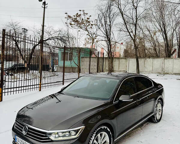 Коричневий Фольксваген Пассат, об'ємом двигуна 1.8 л та пробігом 241 тис. км за 14000 $, фото 1 на Automoto.ua