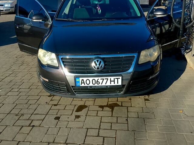 Коричневый Фольксваген Пассат, объемом двигателя 2 л и пробегом 320 тыс. км за 5000 $, фото 1 на Automoto.ua