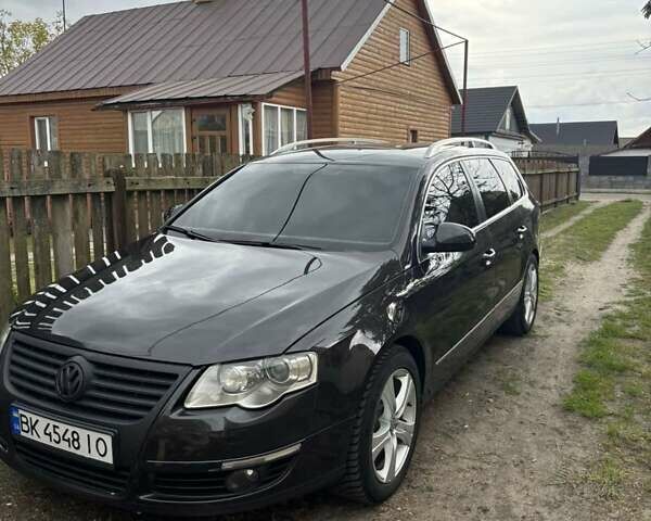 Коричневый Фольксваген Пассат, объемом двигателя 1.97 л и пробегом 303 тыс. км за 7000 $, фото 1 на Automoto.ua
