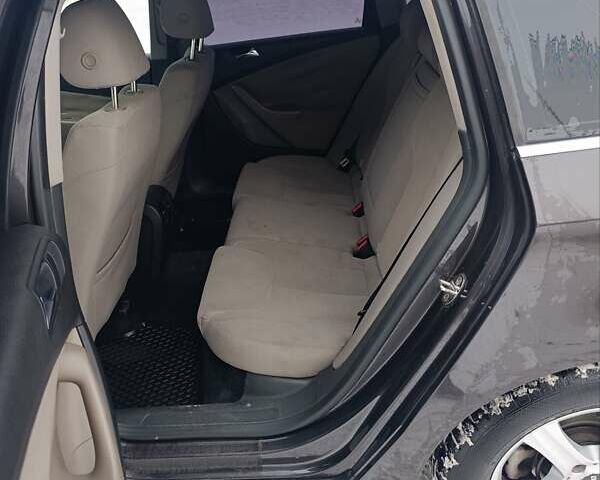 Коричневый Фольксваген Пассат, объемом двигателя 1.97 л и пробегом 240 тыс. км за 6400 $, фото 1 на Automoto.ua