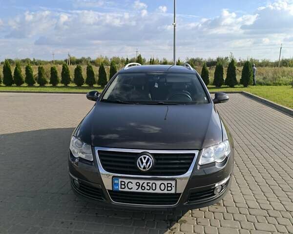 Коричневий Фольксваген Пассат, об'ємом двигуна 1.97 л та пробігом 310 тис. км за 7400 $, фото 1 на Automoto.ua