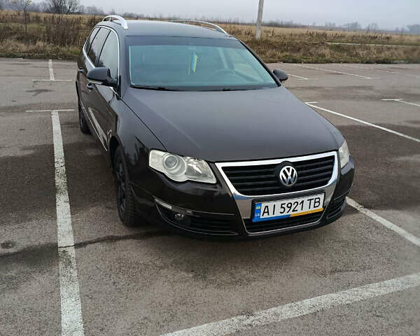 Коричневый Фольксваген Пассат, объемом двигателя 2 л и пробегом 298 тыс. км за 6500 $, фото 1 на Automoto.ua