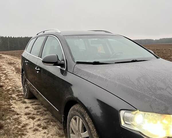 Коричневый Фольксваген Пассат, объемом двигателя 2 л и пробегом 300 тыс. км за 6000 $, фото 1 на Automoto.ua