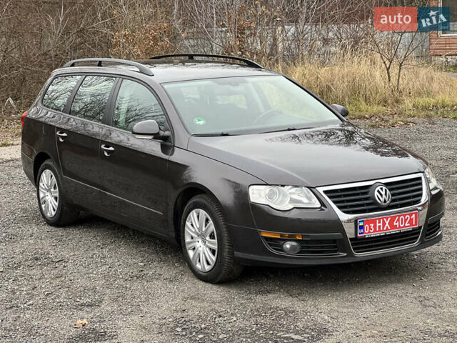 Коричневый Фольксваген Пассат, объемом двигателя 1.6 л и пробегом 212 тыс. км за 6799 $, фото 1 на Automoto.ua