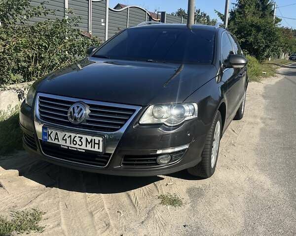 Коричневий Фольксваген Пассат, об'ємом двигуна 1.8 л та пробігом 276 тис. км за 6200 $, фото 1 на Automoto.ua