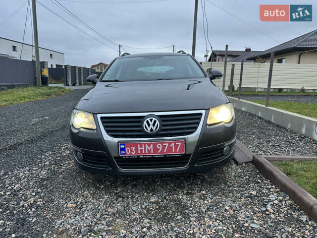 Коричневый Фольксваген Пассат, объемом двигателя 2 л и пробегом 340 тыс. км за 7700 $, фото 1 на Automoto.ua