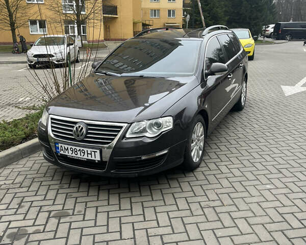 Коричневый Фольксваген Пассат, объемом двигателя 1.6 л и пробегом 279 тыс. км за 7000 $, фото 1 на Automoto.ua